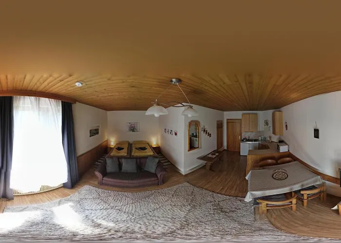 Hintergarten فيلة Oberzeiring